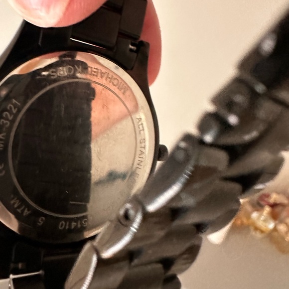 Like New Michael Kors Watch - Picture 4 of 4